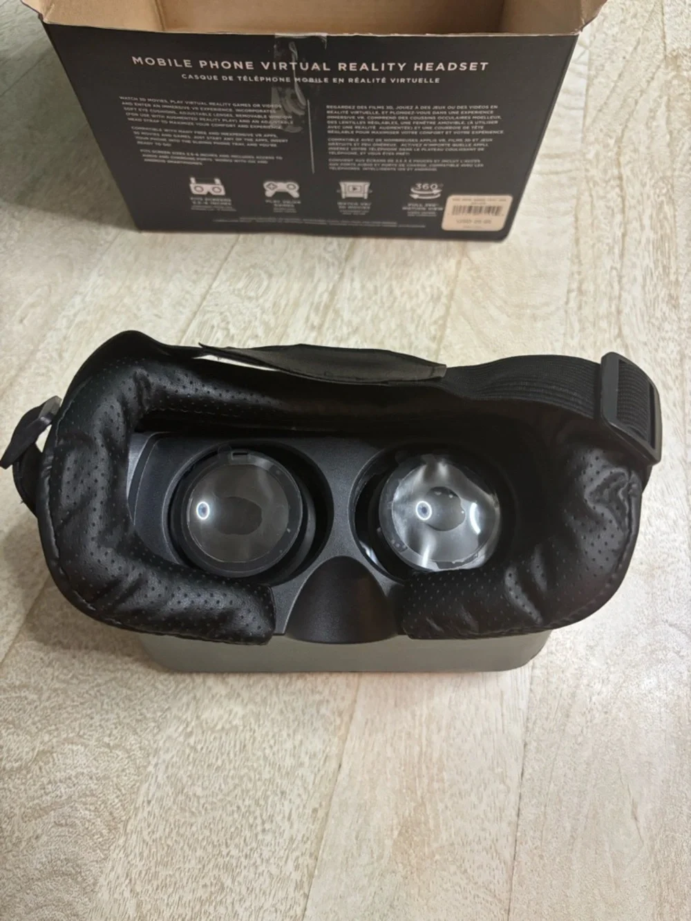 American Eagle Outfitters Black Mobile Phone VR Headset Boxed